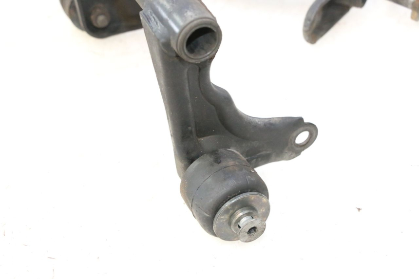 photo de SOPORTE DEL MOTOR BMW C1 125 (2000 - 2003) - Estado de la superficie y material