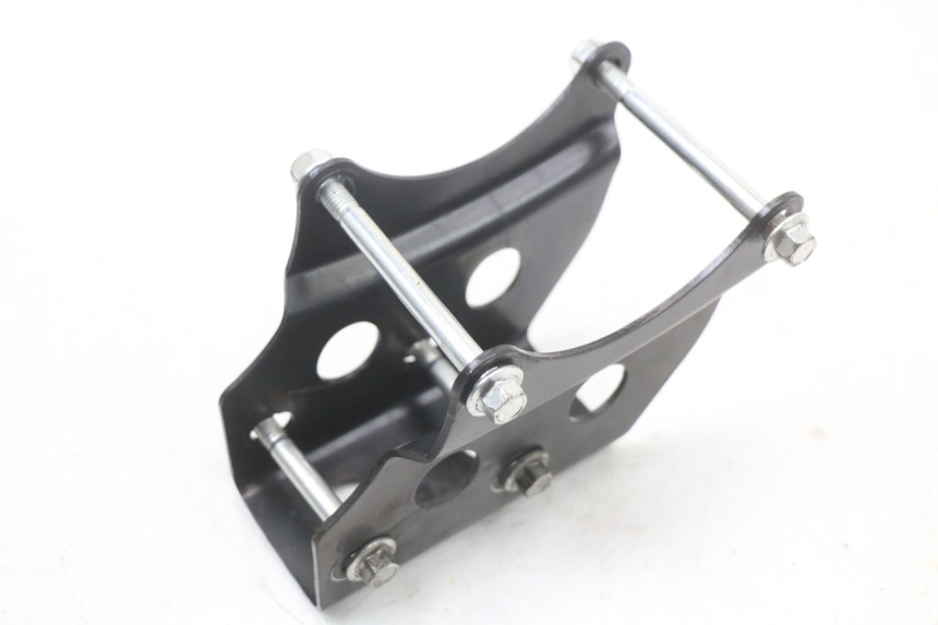 photo de SOPORTE MOTOR ARCHIVE CAFE RACER 4T 50 (2019 - 2024) - Detalle de la pieza