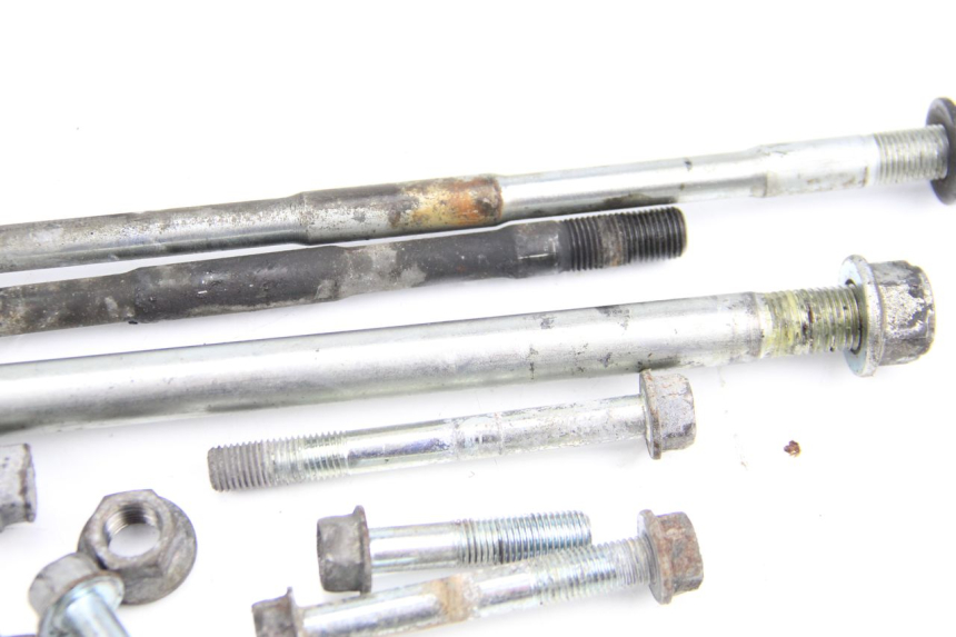 photo de SOPORTE MOTOR HONDA CBR F SC21 1000 (1986 - 1992) - Detalles de los puntos de fijación