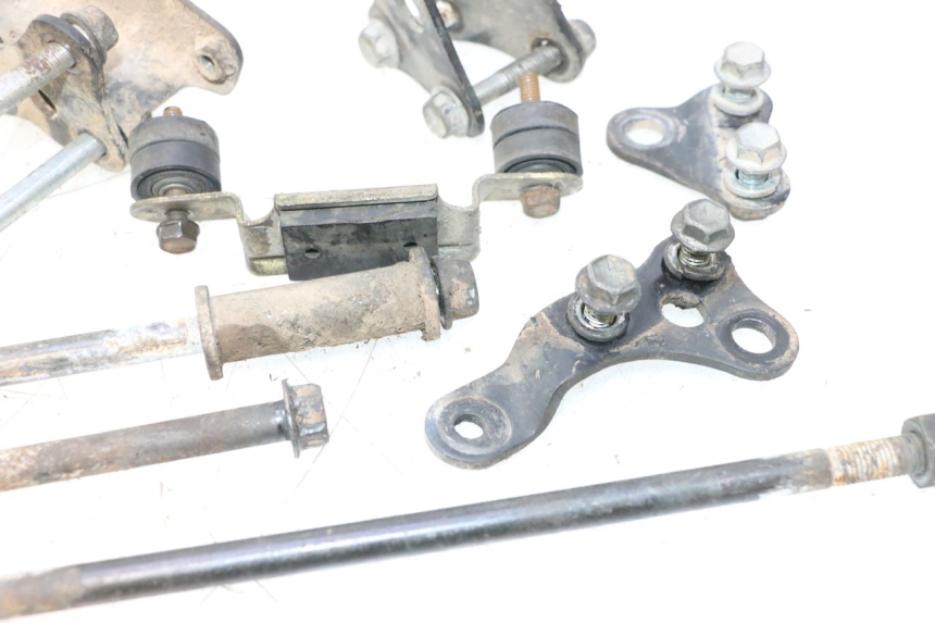 photo de SOPORTE MOTOR SUZUKI DR S 600 (1985 - 1989) - Detalles de los puntos de fijación
