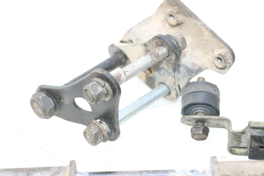 photo de SOPORTE MOTOR SUZUKI DR S 600 (1985 - 1989) - Recambio usado revisado