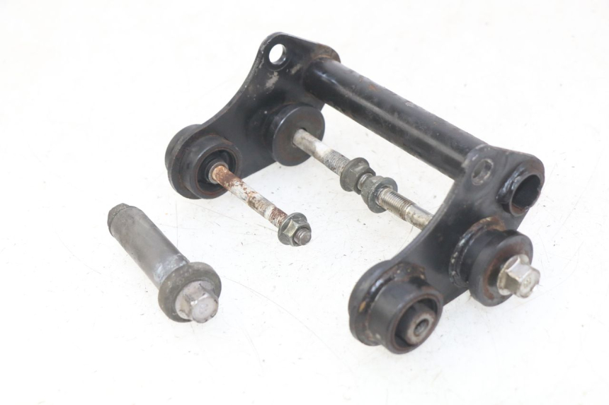 photo de SOPORTE DEL MOTOR YAMAHA FZS FAZER 600 (1998 - 2001) - Otra perspectiva