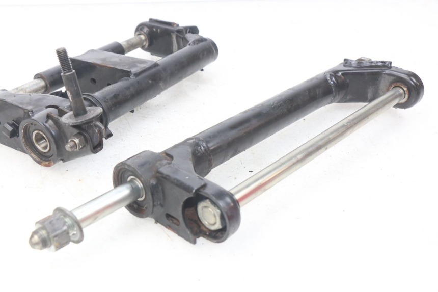 photo de SOPORTE DEL MOTOR PEUGEOT GEOPOLIS 400 (2007 - 2013) - Otra perspectiva