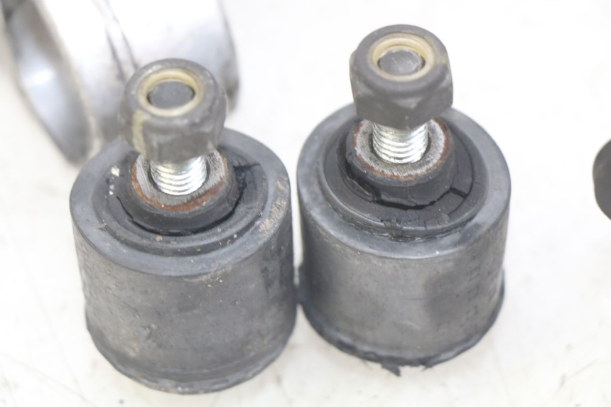 photo de SOPORTE DEL MOTOR GILERA GP 800 (2007 - 2013) - Zoom estado de uso