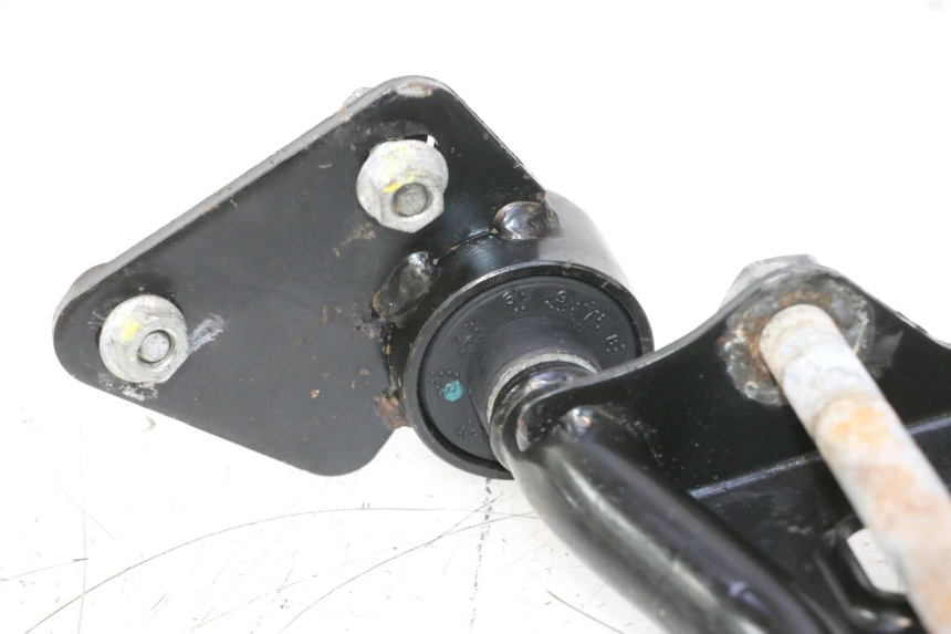 photo de SOPORTE DEL MOTOR GILERA GP 800 (2007 - 2013) - Otra perspectiva