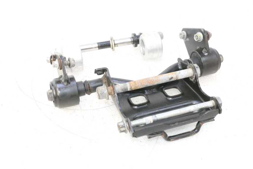 photo de SOPORTE DEL MOTOR GILERA GP 800 (2007 - 2013) - Primer plano técnico
