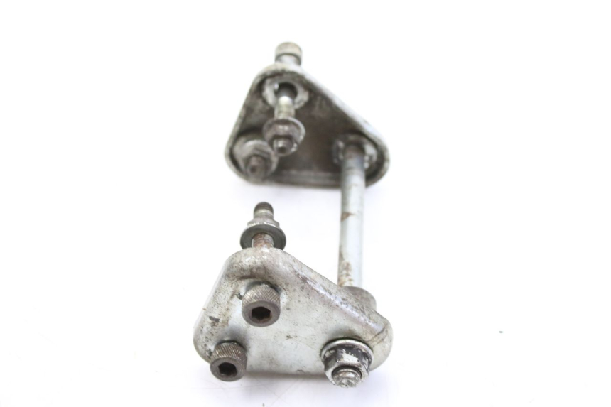 photo de SOPORTE DEL MOTOR SYM HUSKY 125 (1999 - 2005) - Primer plano técnico