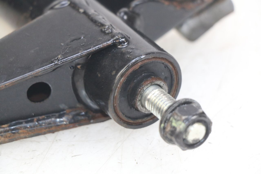 photo de SOPORTE DEL MOTOR PEUGEOT KISBEE 4T 50 (2018 - 2022) - Primer plano técnico