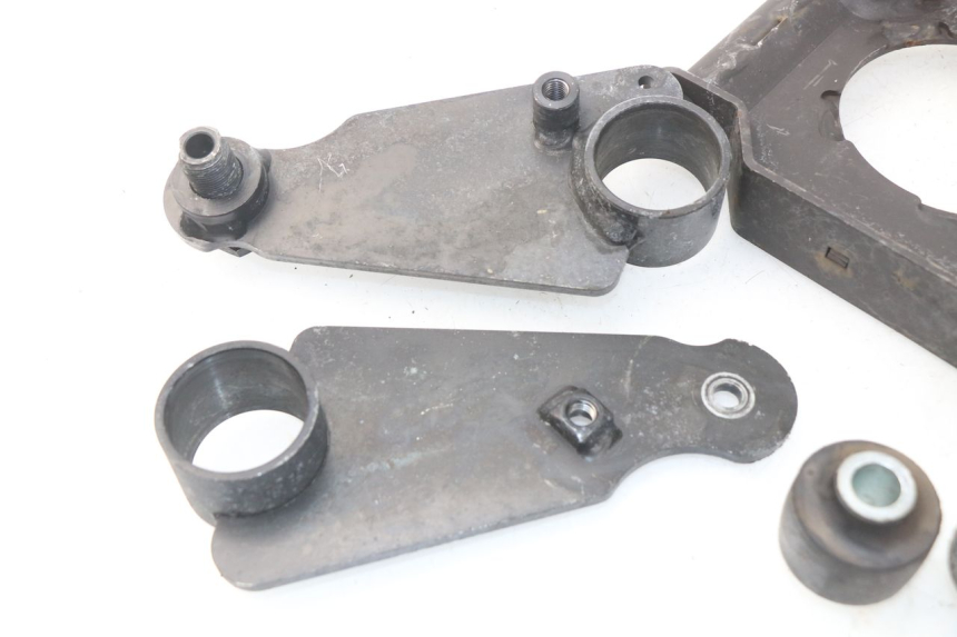 photo de SOPORTE MOTOR PEUGEOT METROPOLIS 400 (2017 - 2020) - Primer plano técnico