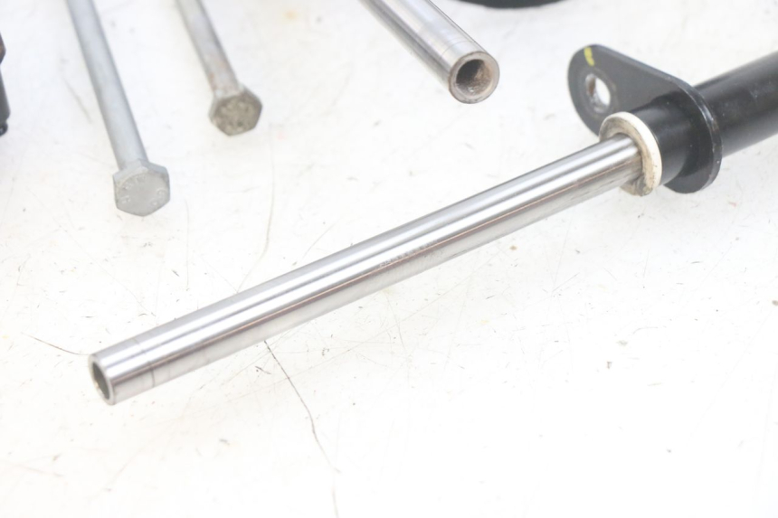 photo de SOPORTE MOTOR PIAGGIO MP3 HPE 300 (2019 - 2026) - Características distintivas