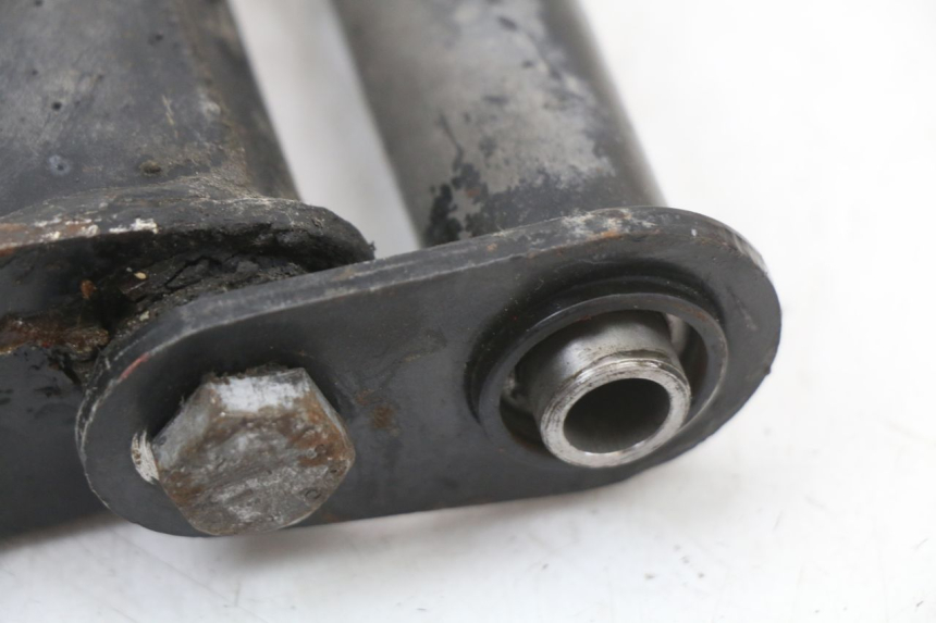 photo de SOPORTE DEL MOTOR PIAGGIO MP3 LT 400 (2007 - 2012) - Estado de la superficie y material