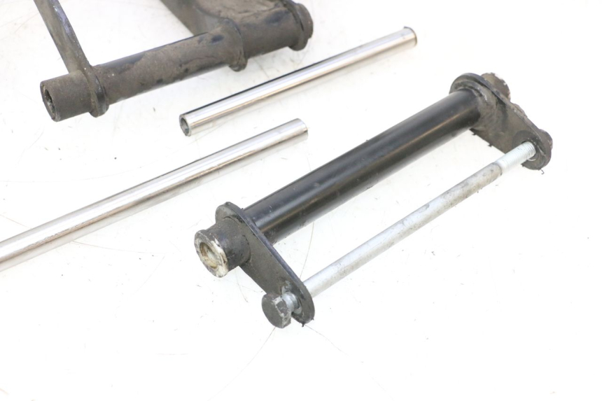 photo de SOPORTE MOTOR PIAGGIO MP3 LT 300 (2010 - 2016) - Primer plano de alta resolución