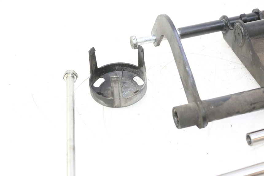 photo de SOPORTE MOTOR PIAGGIO MP3 LT 300 (2010 - 2016) - Foto de producto adicional