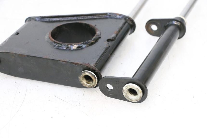 photo de SOPORTE DEL MOTOR PIAGGIO MP3 LT 400 (2007 - 2012) - Primer plano técnico