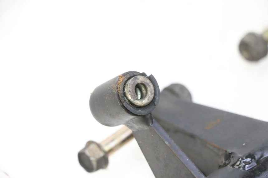 photo de SOPORTE MOTOR KYMCO LIKE 4T 50 (2019 - 2025) - Detalles de los puntos de fijación