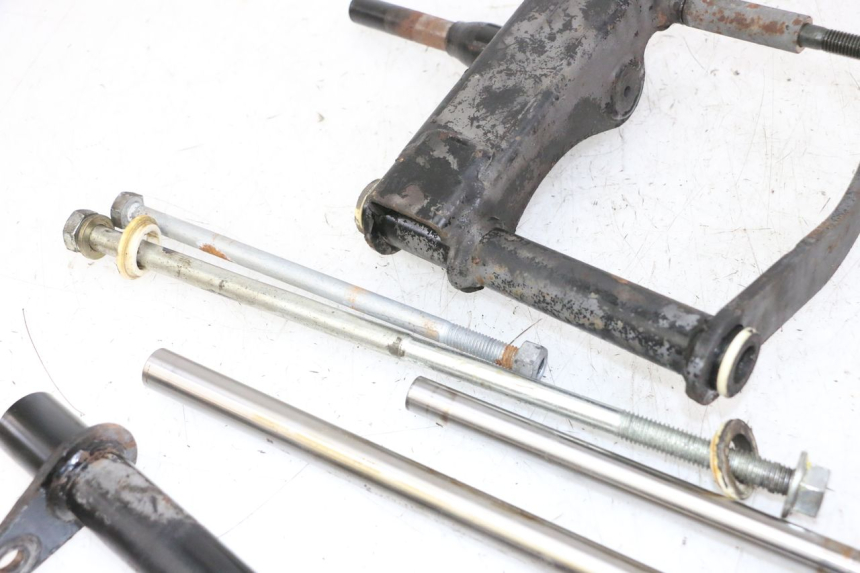 photo de SOPORTE MOTOR PIAGGIO VESPA GRANTURISMO 200 (2004 - 2005) - Recambio usado revisado