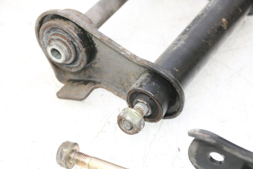 photo de SOPORTE MOTOR DAELIM S2 125 (2006 - 2007) - Primer plano técnico