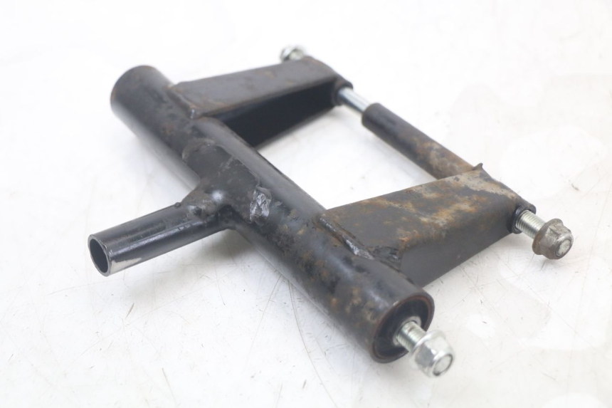 photo de SOPORTE DEL MOTOR JM MOTORS SANTANA 50 (2014 - 2023) - Primer plano técnico