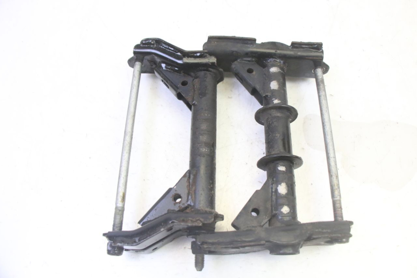 photo de SOPORTE MOTOR PEUGEOT SATELIS 125 (2013 - 2018) - Detalle de la pieza