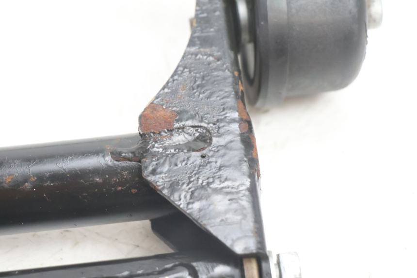 photo de SOPORTE MOTOR APRILIA SCARABEO GT 125 (1999 - 2007) - Detalles de los puntos de fijación