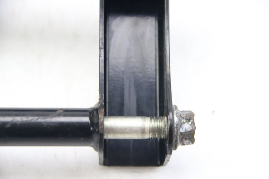 photo de SOPORTE DEL MOTOR SUZUKI SIXTEEN 125 (2008 - 2010) - Detalles de los puntos de fijación