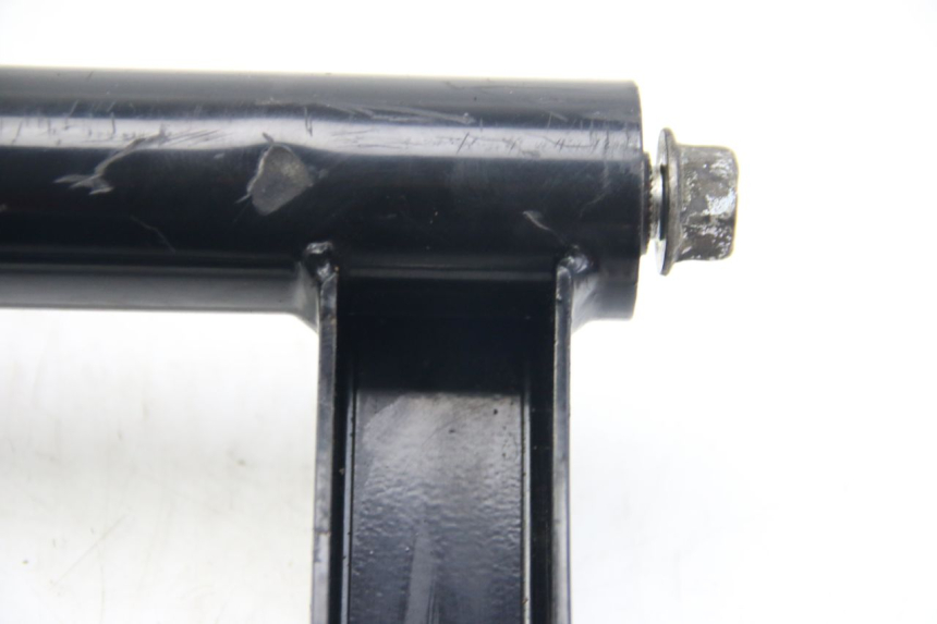 photo de SOPORTE DEL MOTOR SUZUKI SIXTEEN 125 (2008 - 2010) - Estado de la superficie y material