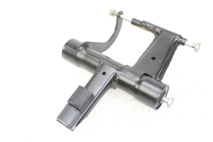 photo de SOPORTE DEL MOTOR APRILIA SXR 50 (2021 - 2023) - Otra perspectiva