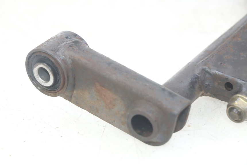 photo de SOPORTE DEL MOTOR SYM SYMPHONY 125 (2009 - 2015) - Otra perspectiva