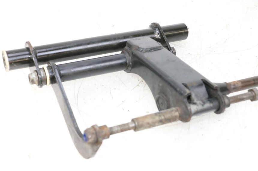 photo de SOPORTE MOTOR PIAGGIO VESPA GTS SUPER IE 125 (2009 - 2016) - Primer plano técnico