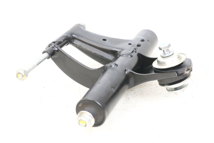 photo de SOPORTE MOTOR PIAGGIO VESPA PRIMAVERA 4T 50 (2021 - 2024) - Otra perspectiva