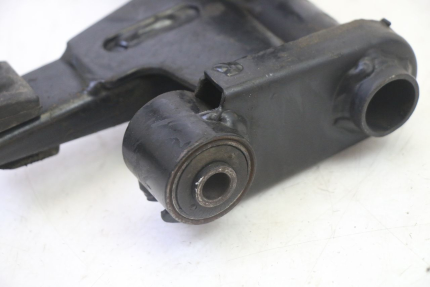 photo de SOPORTE MOTOR PEUGEOT VIVACITY NEW 4T 50 (2008 - 2017) - Detalles de los puntos de fijación