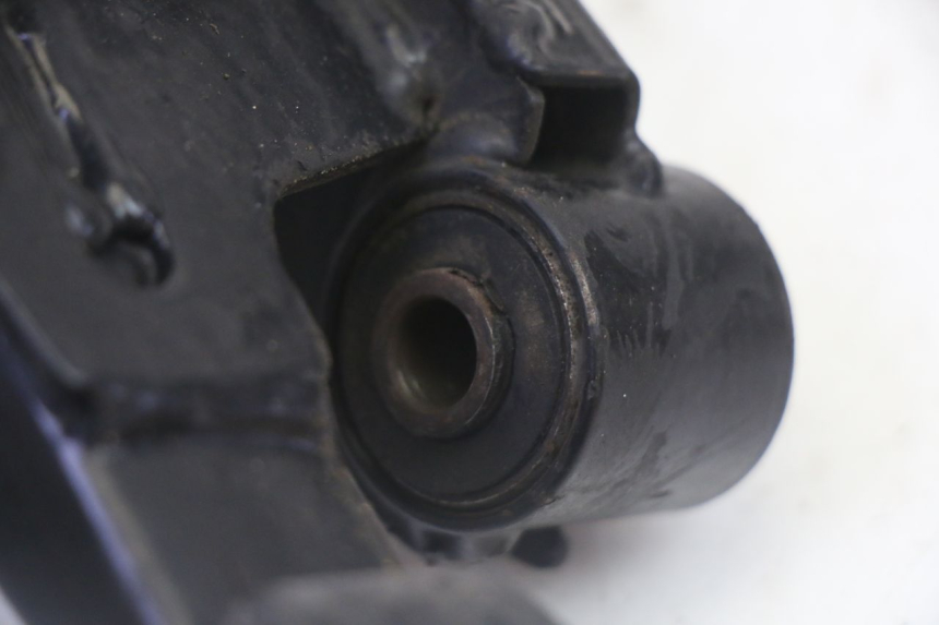 photo de SOPORTE MOTOR PEUGEOT VIVACITY NEW 4T 50 (2008 - 2017) - Estado de la superficie y material