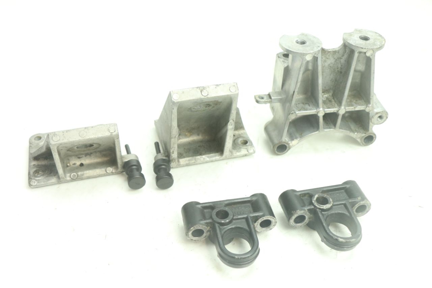 photo de SOPORTE MOTOR YAMAHA WAVE RUNNER GP R 1200 (2000 - 2003) - Detalle de la pieza