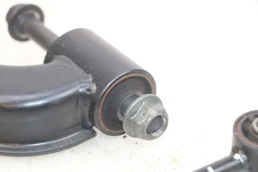 photo de SOPORTE DEL MOTOR YAMAHA X-CITY XCITY 125 (2007 - 2013) - Primer plano técnico