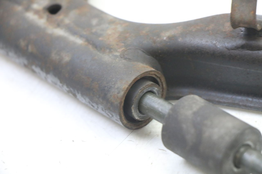 photo de SOPORTE DEL MOTOR YAMAHA XMAX X-MAX 125 (2006 - 2009) - Primer plano técnico