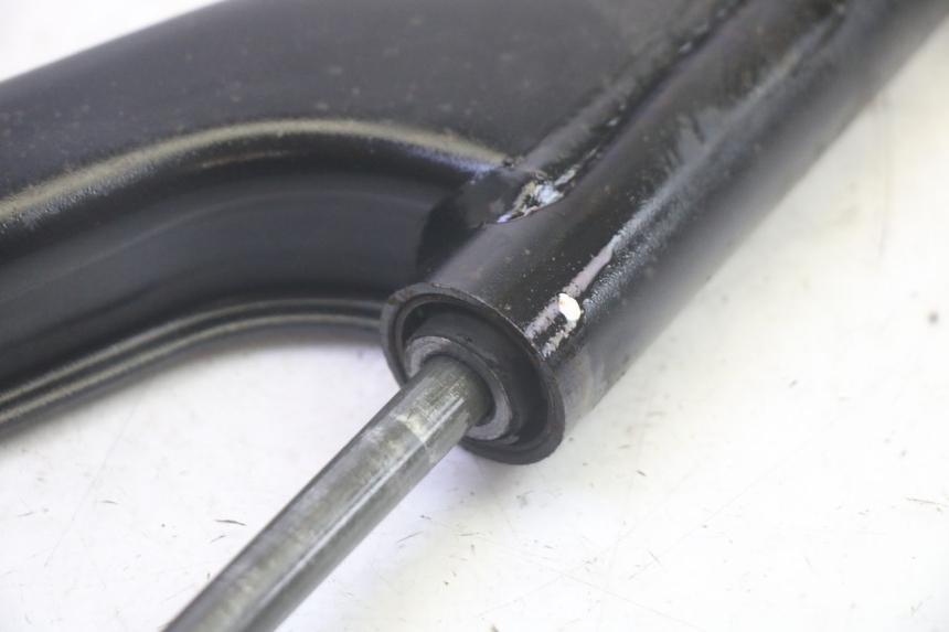 photo de SOPORTE DEL MOTOR YAMAHA XMAX X-MAX 125 (2006 - 2009) - Primer plano técnico