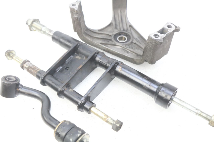 photo de SOPORTE DEL MOTOR PIAGGIO X9 EVOLUTION 500 (2003 - 2005) - Primer plano técnico