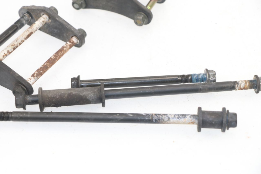 photo de SOPORTE DEL MOTOR SUZUKI XF FREEWIND 650 (1997 - 2003) - Detalle de la pieza