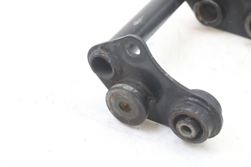 photo de SOPORTE DEL MOTOR YAMAHA FZS FAZER 600 (2001 - 2003) - Primer plano técnico