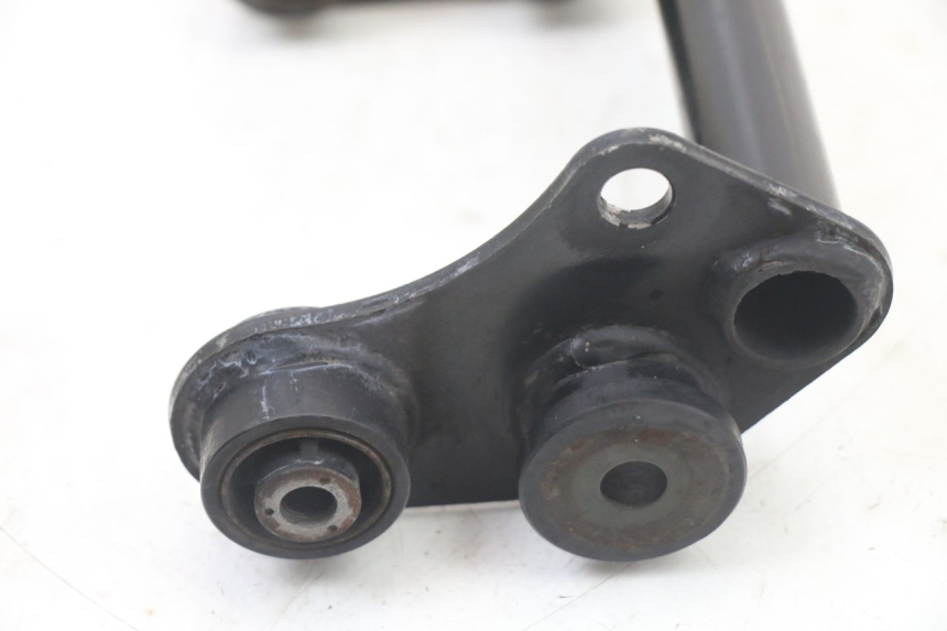 photo de SOPORTE DEL MOTOR YAMAHA FZS FAZER 600 (2001 - 2003) - Estado de la superficie y material