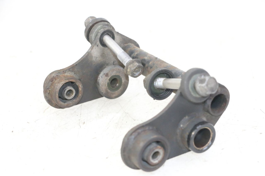 photo de SOPORTE DEL MOTOR YAMAHA FZS FAZER 600 (2001 - 2003) - Detalles de los puntos de fijación