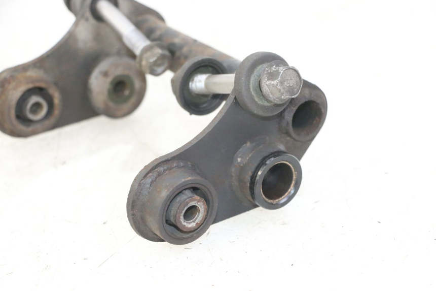 photo de SOPORTE DEL MOTOR YAMAHA FZS FAZER 600 (2001 - 2003) - Estado de la superficie y material