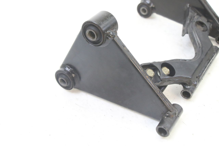 photo de SOPORTE MOTOR YAMAHA YP X-MAX XMAX 400 (2014 - 2017) - Detalles de los puntos de fijación