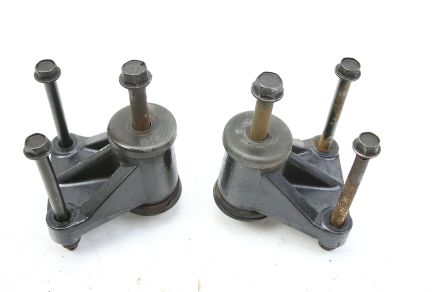 photo de SOPORTE DEL MOTOR KAWASAKI ZEPHYR 1100 ( - 1995) - Detalle de la pieza