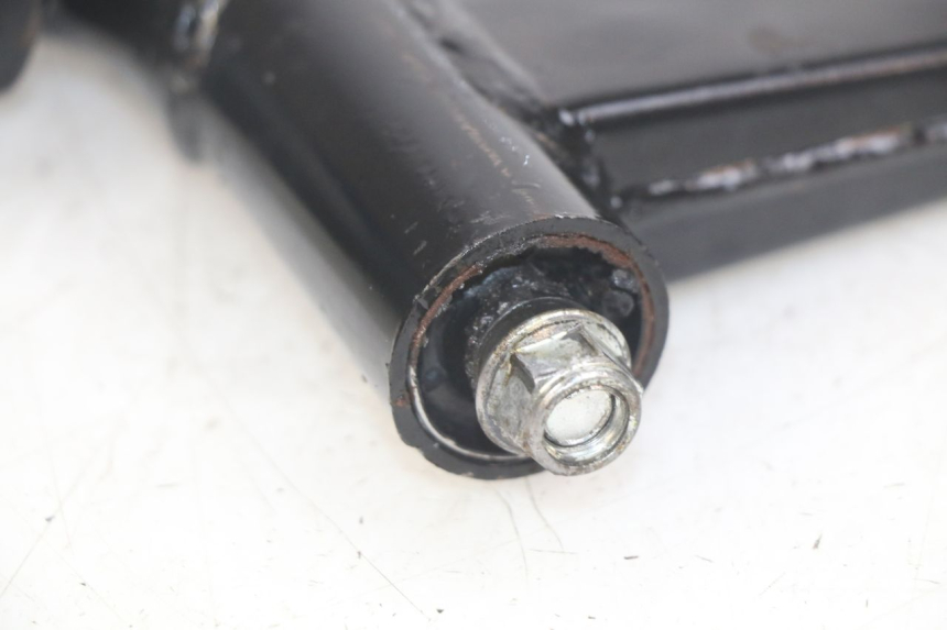 photo de SOPORTE DEL MOTOR UNIVERSAL BIKE ZN50QT-11B 50 (2018 - 2021) - Otra perspectiva