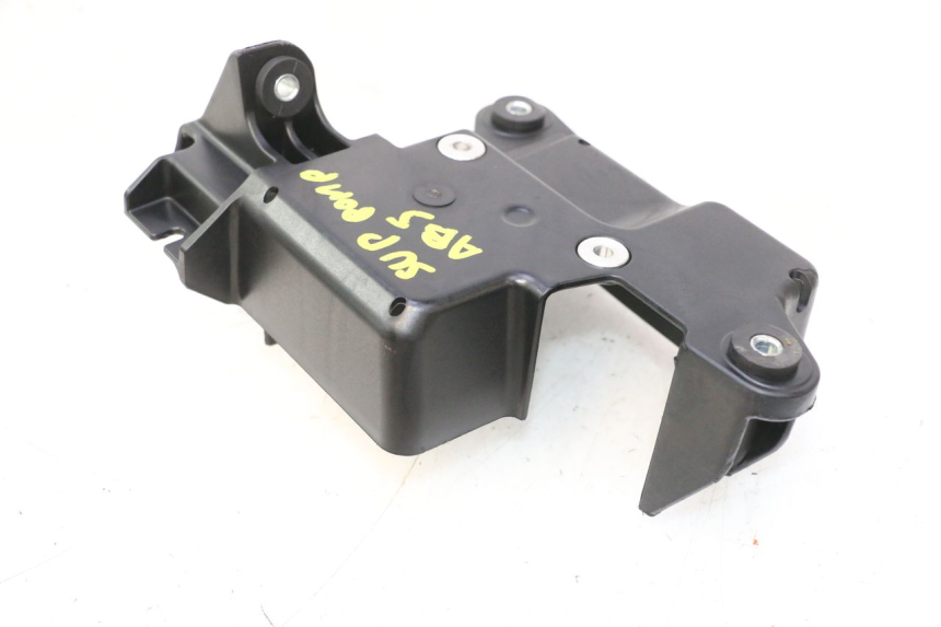 photo de SOPORTE BOMBA ABS PIAGGIO MP3 HPE 530 (2022 - 2026) - Zoom estado de uso