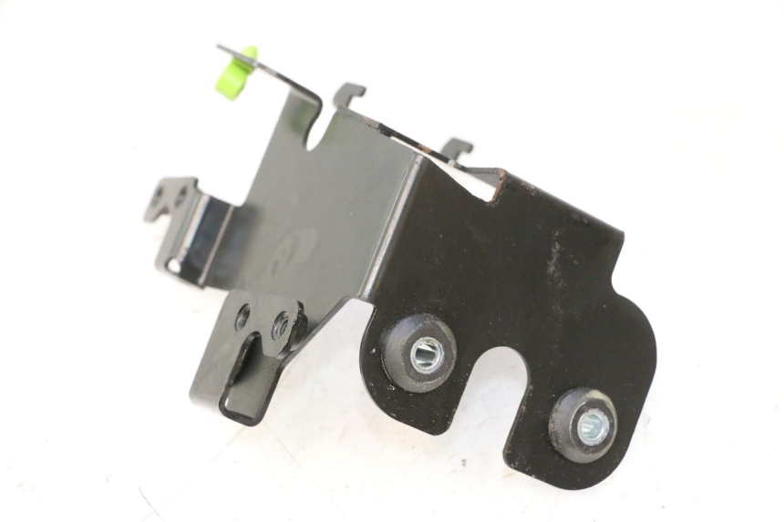 photo de SOPORTE BOMBA ABS PEUGEOT SATELIS 125 (2013 - 2018) - Detalle de la pieza