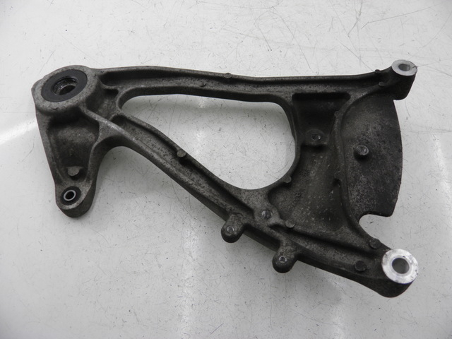 photo de MONTAJE TUBO ESCAPE HONDA SH 125 (2005 - 2008) - Primer plano técnico