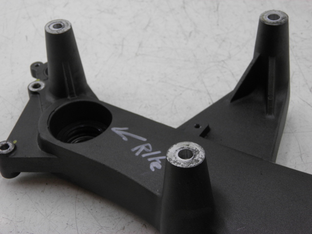 photo de MONTAJE TUBO ESCAPE KYMCO XCITING RI ABS 500 (2010) - Primer plano técnico