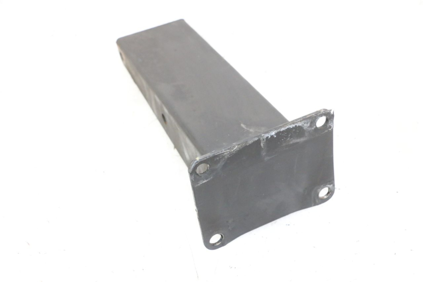 photo de MONTAJE TUBO ESCAPE QUADRO 4 4D 350 (2015 - 2018) - Primer plano técnico